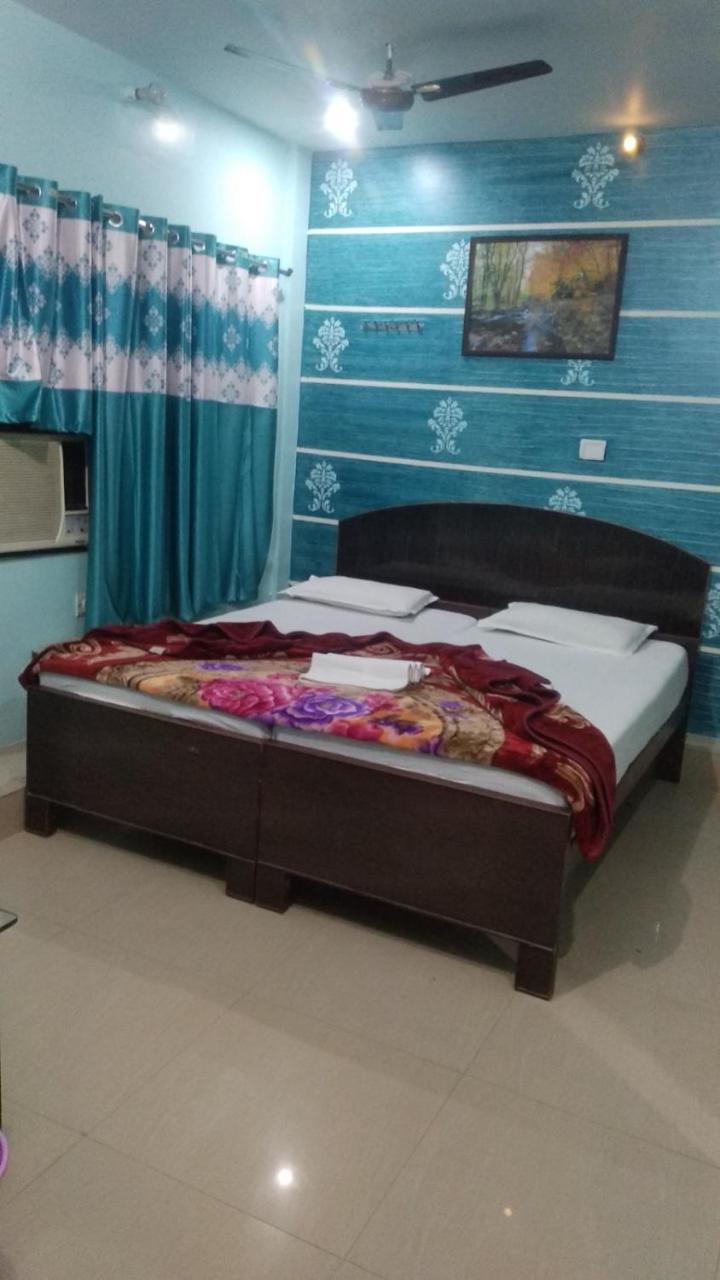 Hotel Giriraj Inn Varanasi Exterior foto