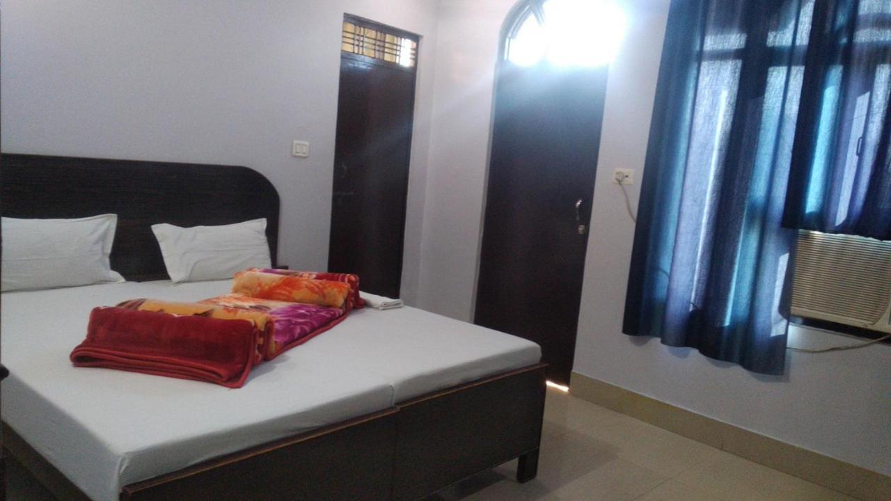 Hotel Giriraj Inn Varanasi Exterior foto