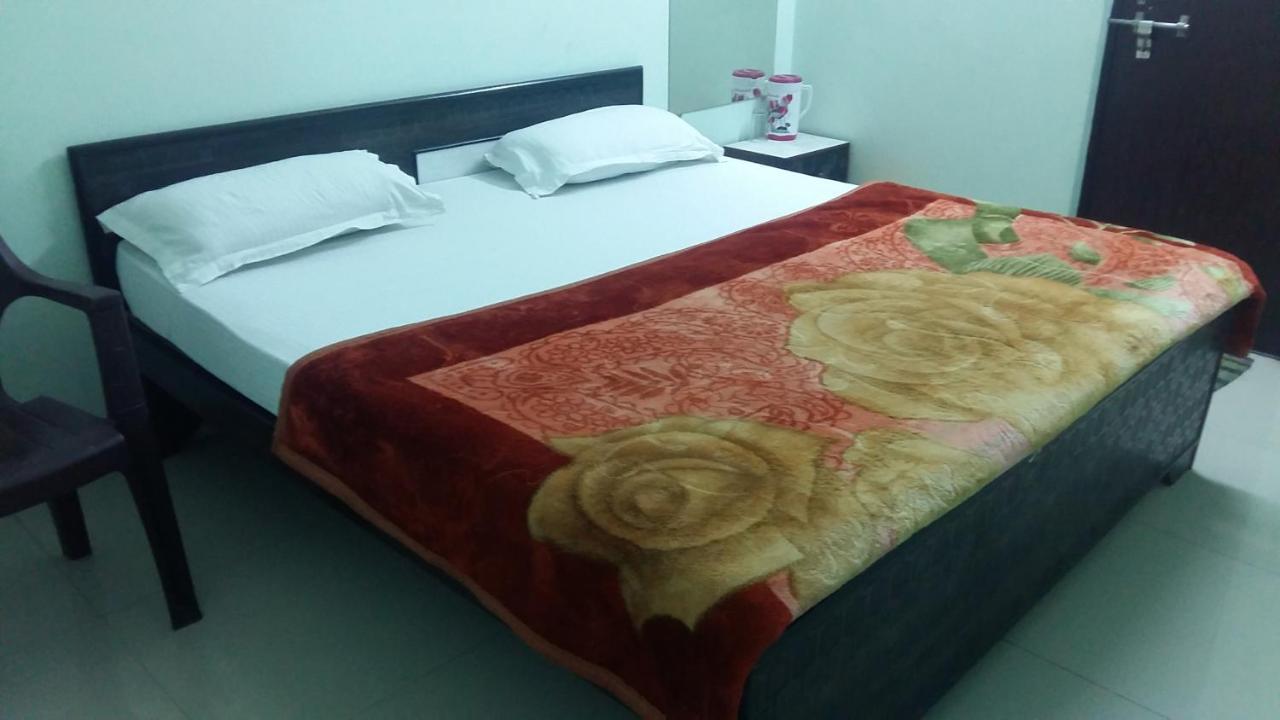 Hotel Giriraj Inn Varanasi Exterior foto