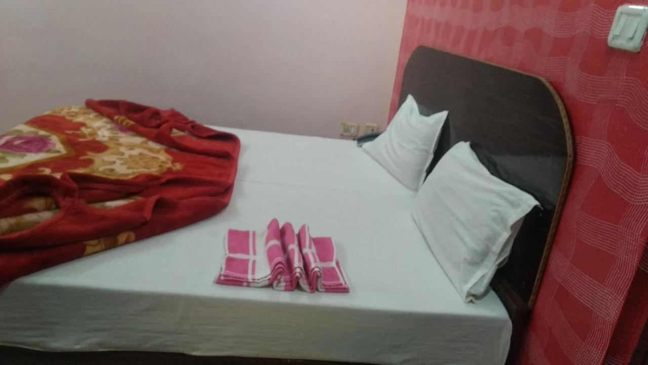 Hotel Giriraj Inn Varanasi Exterior foto